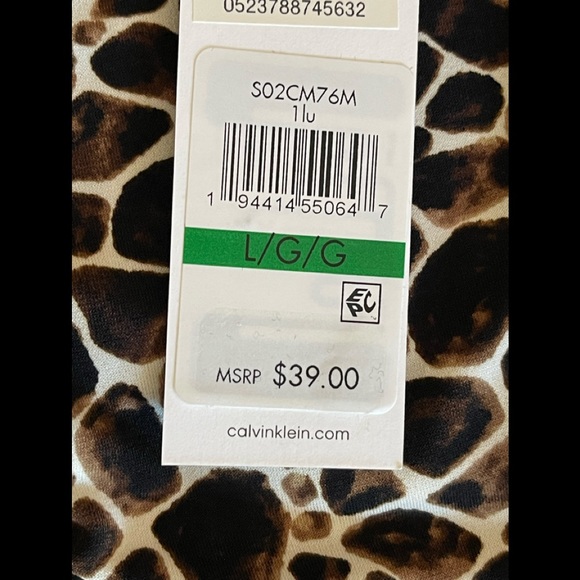 Calvin Klein Giraffe 🦒 Print Sleeveless Top. - Picture 7 of 8